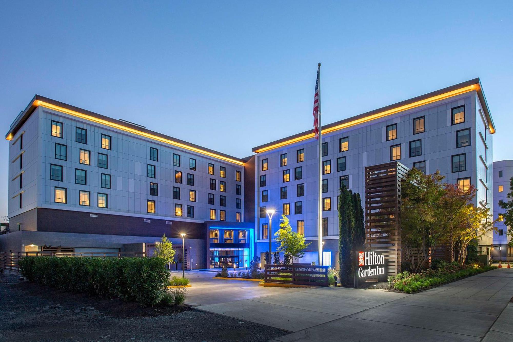 Hilton Garden Wa 3*